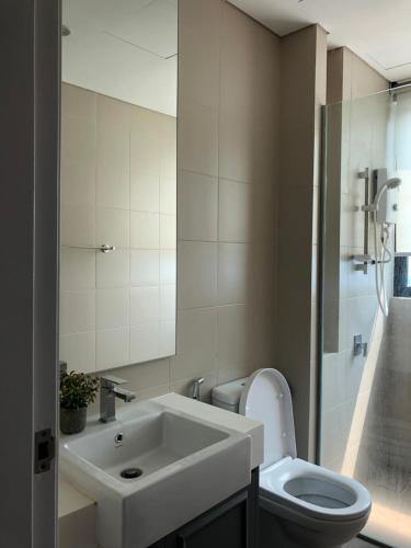 Apartamento Nice & Luxury London Theme, Corner With Balcony, 769sqft