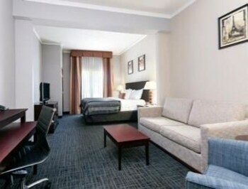 Hotel Comfort Suites Downtown Athens