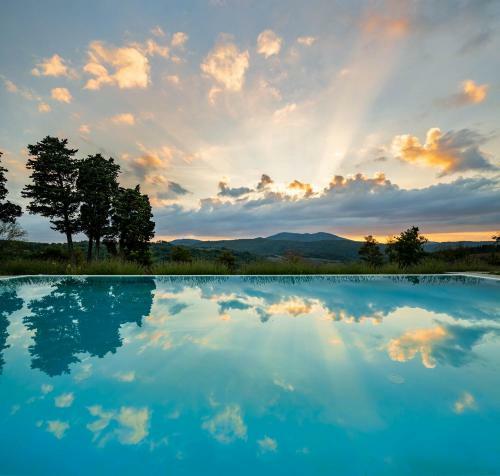 Villa Storica In Esclusiva Con Piscina