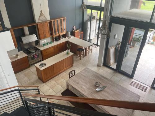 Luxury Beach Front Apartment On Canal - Spacious +
