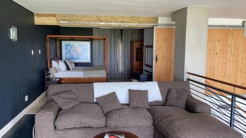 Luxury Beach Front Apartment On Canal - Spacious +