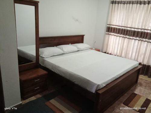 'franklyn', Homestay