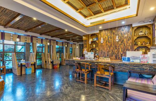 Langyue Inn