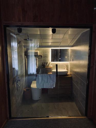 World Wai Thangka Theme Inn