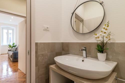 Apartamento Elegante 8 Posti Vicino Alla Stazione - Grey E Blu