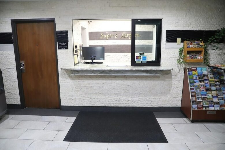 Hotel Super 8 Airport Richmond