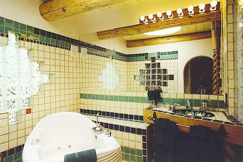 Posada Touchstone Inn