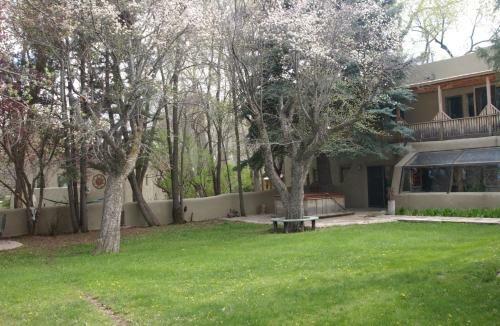 Posada Touchstone Inn