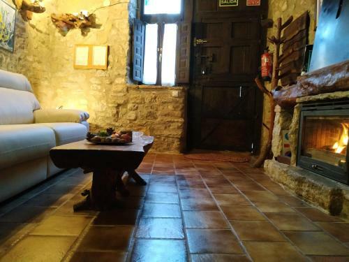 Casa Rural Rustic Suites, Jacuzi & Love