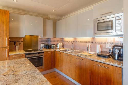 Apartamentos Cape Royale | Whosting