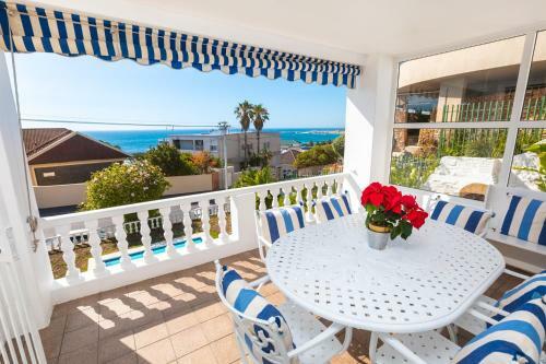 Villa On Camps Bay Drive