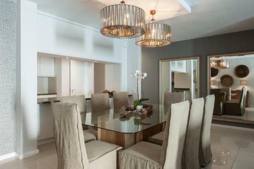 Dolphin Beach Luxury Apartment By Stadtgold
