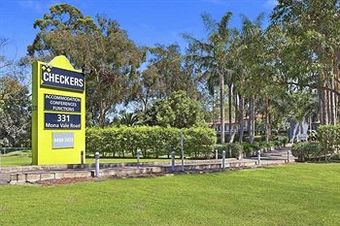 Hotel Checkers Resort