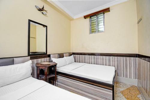 Oyo 84102 Hotel Delux