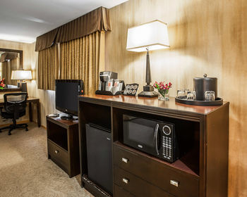 Hotel Quality Inn And Suites