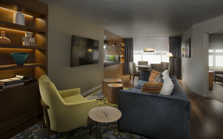Hotel Paramount