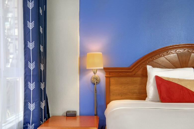 Monarch Hotel