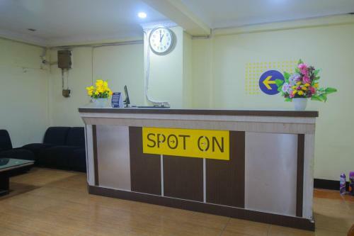 Hotel Spot On 2305 Andys Nur Penginapan