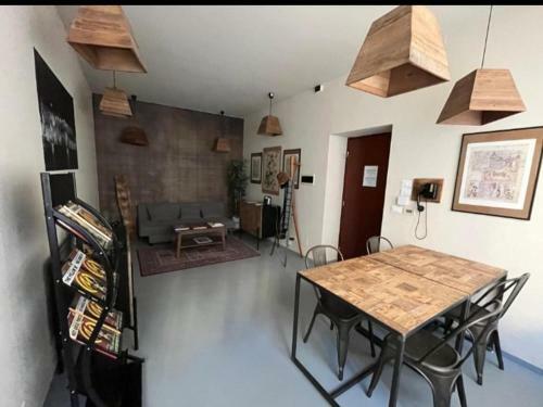 Hostal La Marque Jaune
