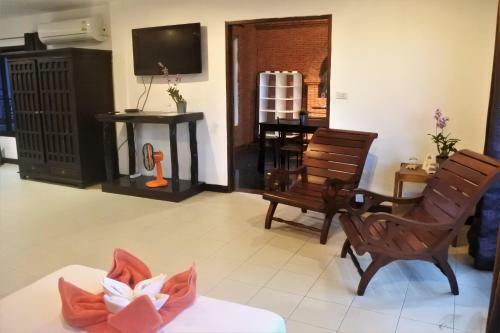 Hotel Hi Karon Beach Family Room