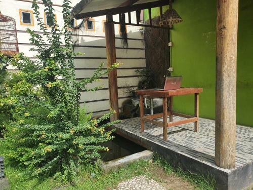Hotel Oyo 90945 Arizon Kost
