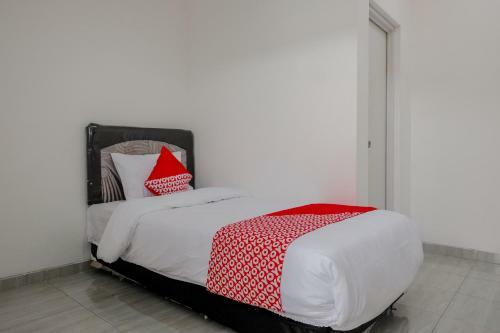 Hotel Vaccinated Staff - Oyo 1176 J3 Residence Syariah