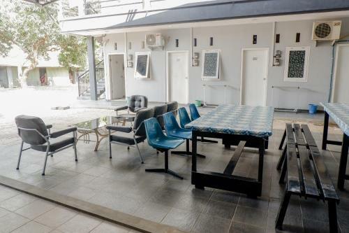Hotel Vaccinated Staff - Oyo 1176 J3 Residence Syariah