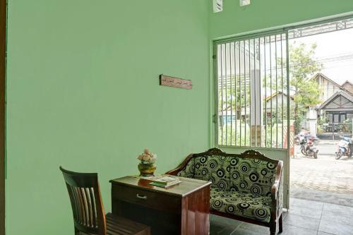 Hotel Spot On 90729 Sekar Guest House Jember