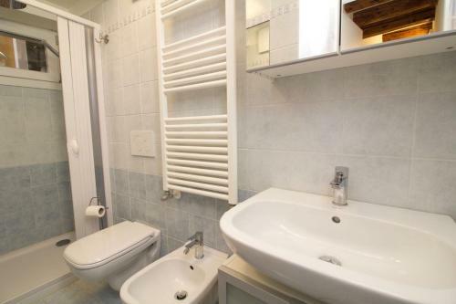 Hostal Veneziacentopercento Rooms