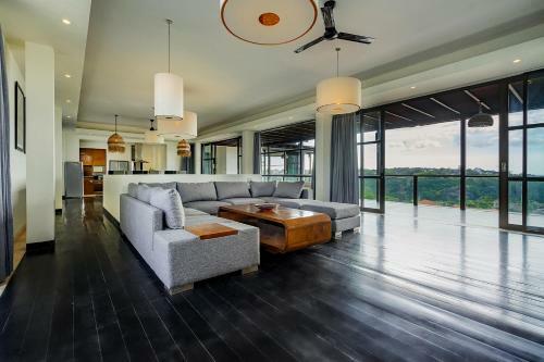 Villa Olivia Estate