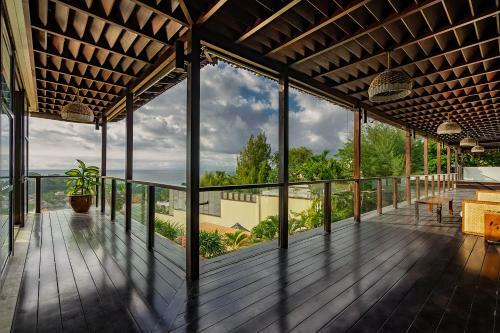 Villa Olivia Estate