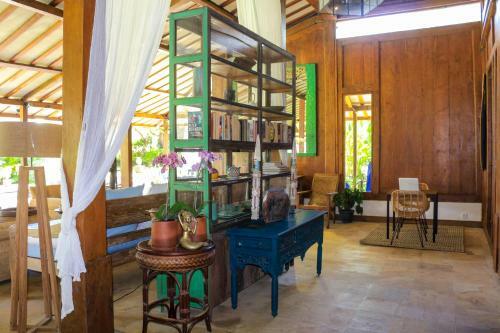 Bed & Breakfast Stone House 1 @chanteak Bali