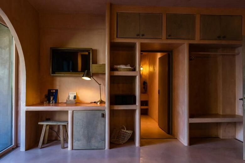 Life Gallery Hotel