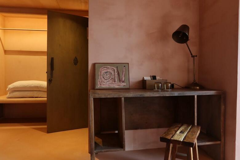 Life Gallery Hotel