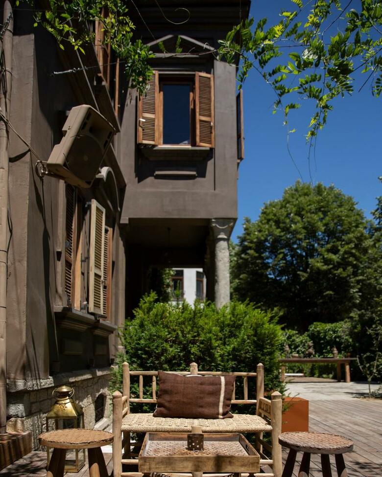 Life Gallery Hotel