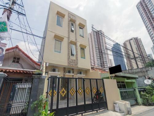 Hostal Reddoorz Plus Near Taman Rasuna Menteng