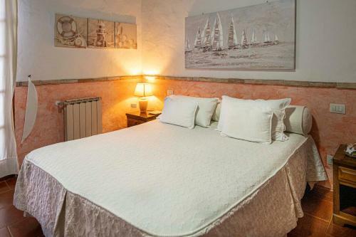 Sa Domu Sarda Suites - Bed & Breakfast
