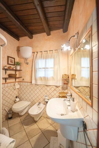 Sa Domu Sarda Suites - Bed & Breakfast