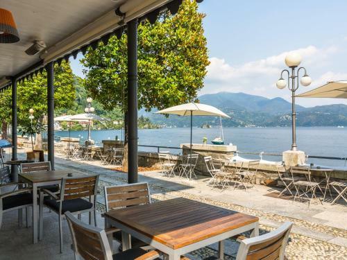 Luxurious Holiday Home In Verbania With Balcony