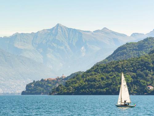 Luxurious Holiday Home In Verbania With Balcony
