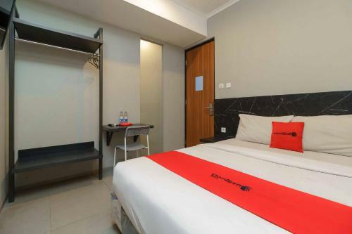 Hostal Reddoorz Plus Near Radio Dalam 3