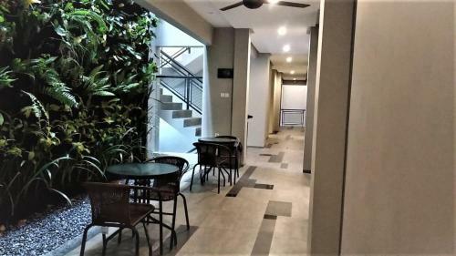 Hostal Reddoorz Plus Near Radio Dalam 3