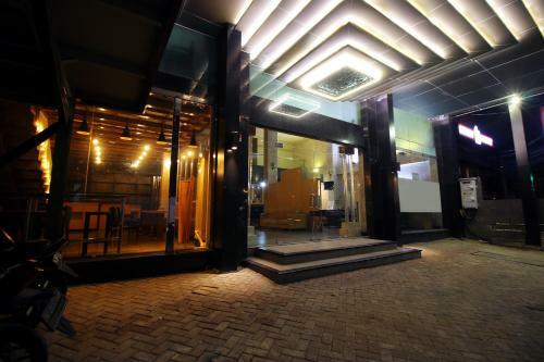 Altona Hotel