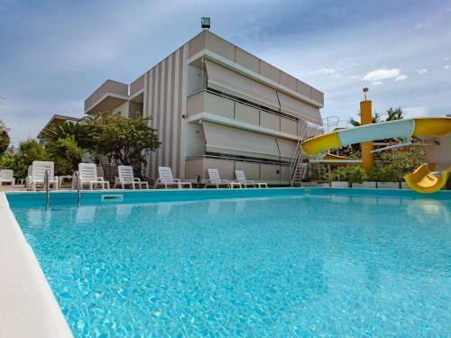 Alluring Apartment In Alba Adriatica Near Sea