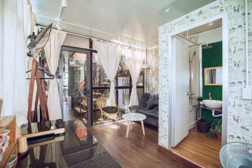 Villa Trippy Paws ?� L?t - Venue Travel