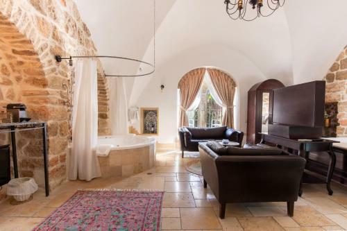 Flora Valley Boutique Hotel