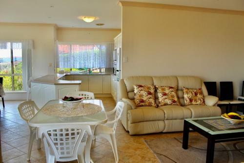 Encounter Bay Villa Marie + Pet-friendly