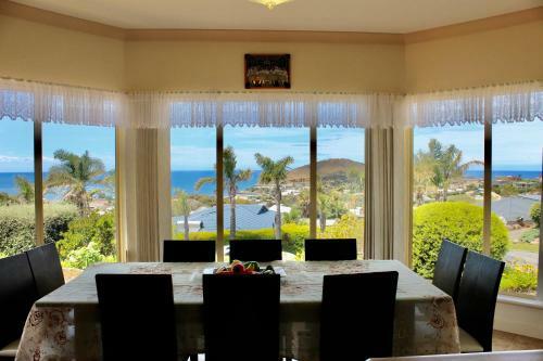 Encounter Bay Villa Marie + Pet-friendly
