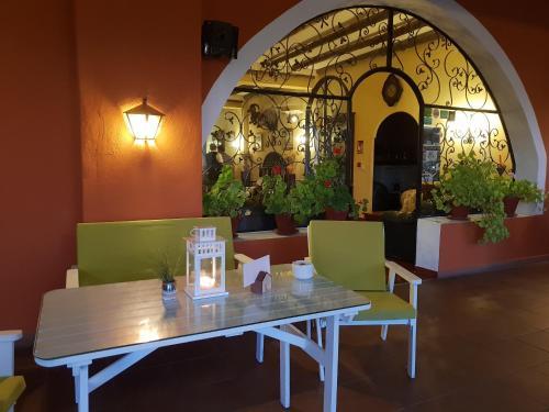 Hotel Val De Pinares