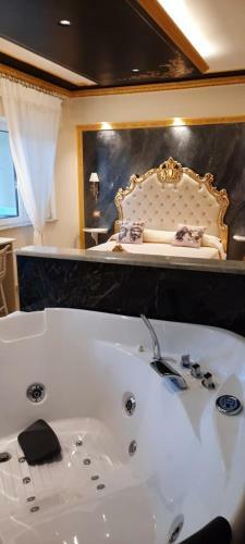 Bed & Breakfast Mare Nostrum Luxury Suite